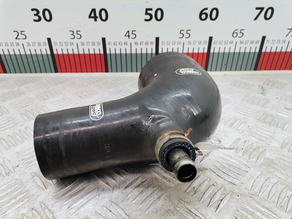 Патрубок воздушного фильтра NISSAN Elgrand E50 1997-2002