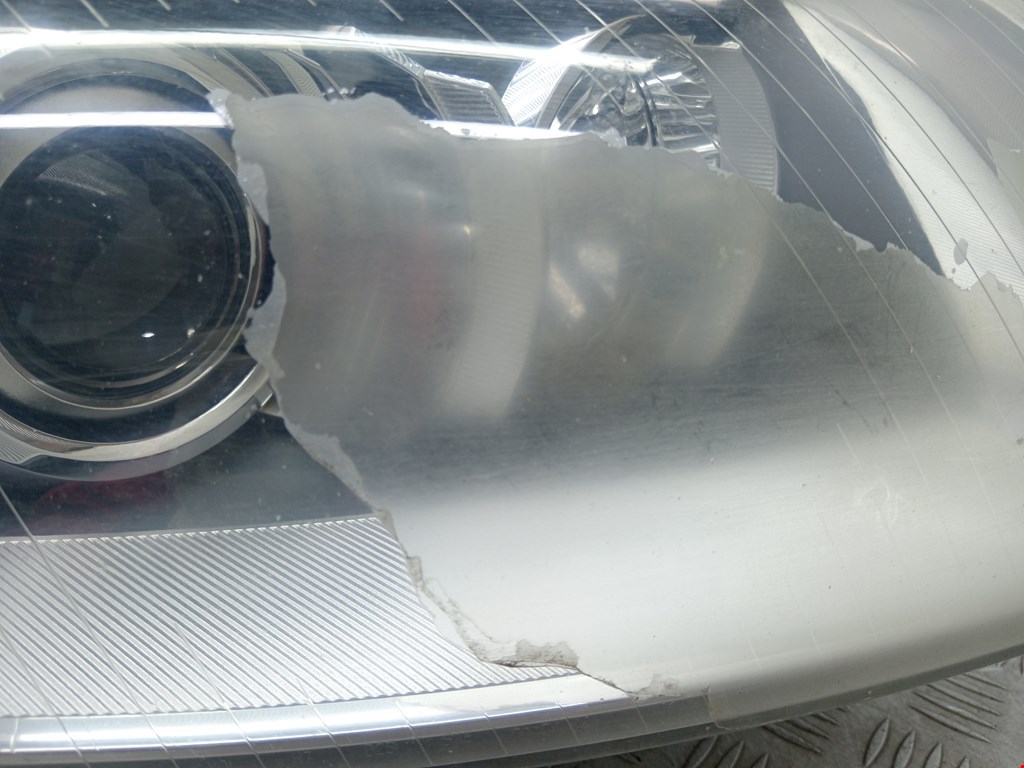 Фара правая AUDI A6 C6 2004-2010