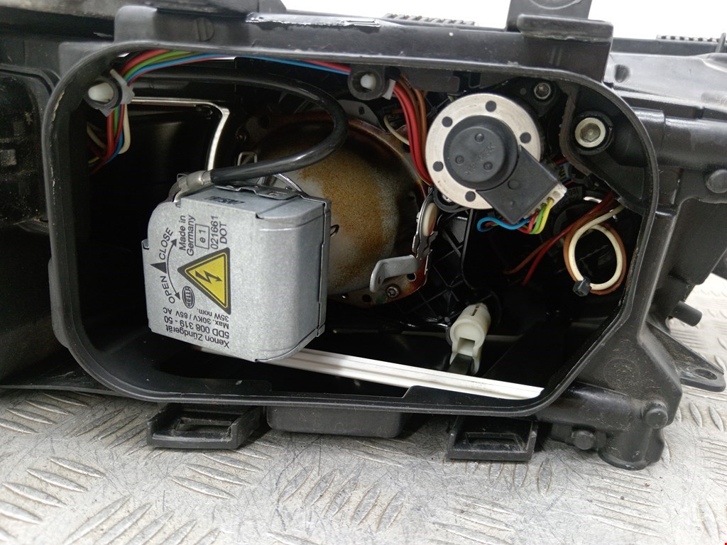 Фара правая AUDI A6 C6 2004-2010