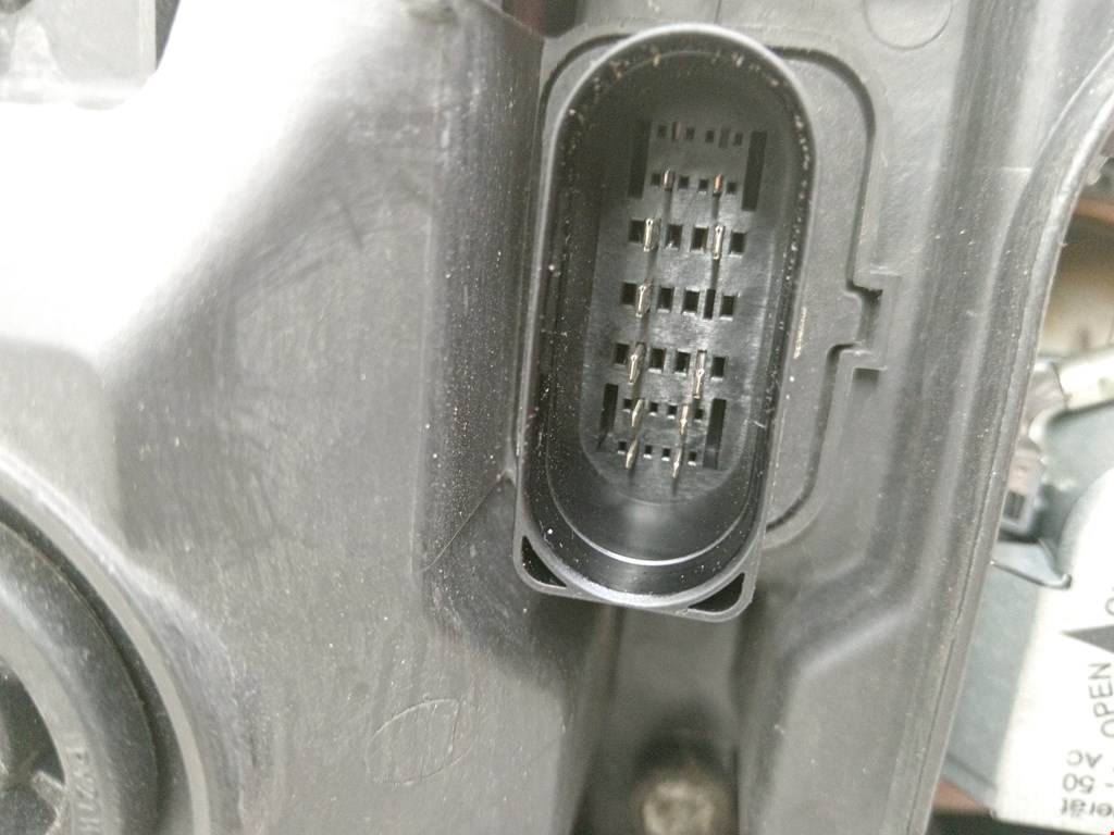 Фара правая AUDI A6 C6 2004-2010