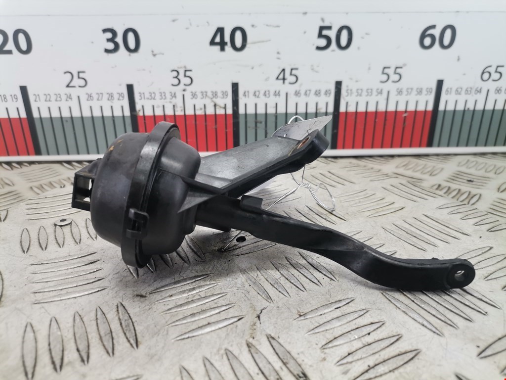 Вакуумный привод заслонок впускного коллектора Opel Astra H (2004-2014)