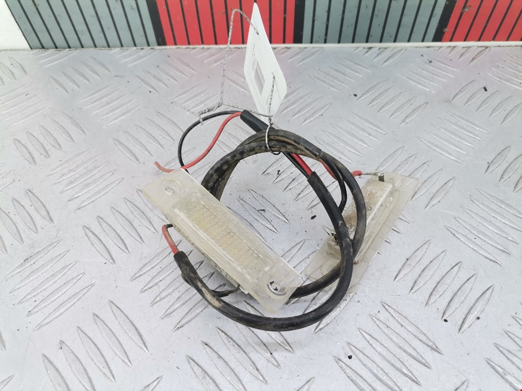 Фонарь подсветки номера VOLKSWAGEN Tiguan 2007-2016