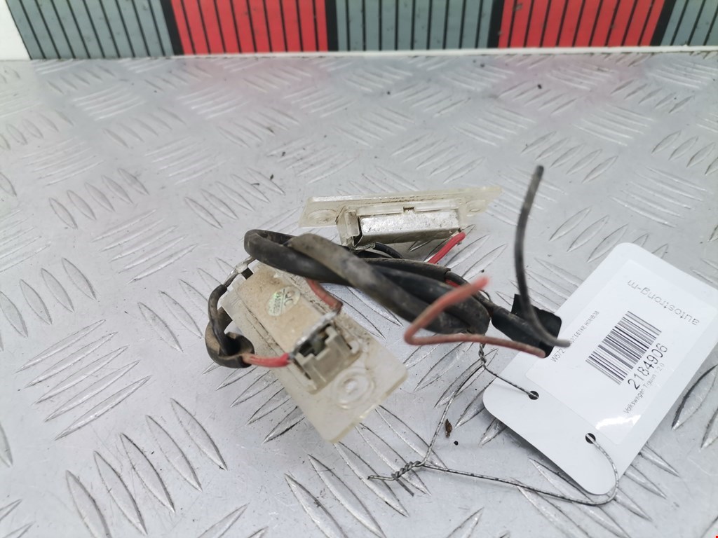 Фонарь подсветки номера VOLKSWAGEN Tiguan 2007-2016