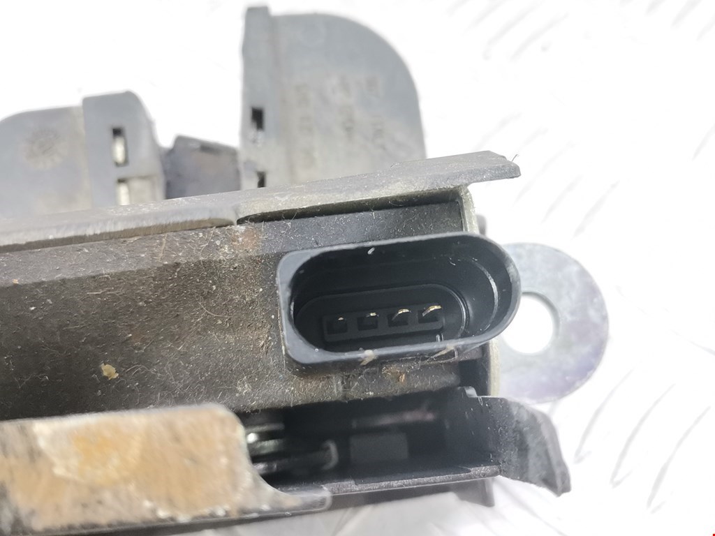 Замок багажника (крышки двери) VOLKSWAGEN Tiguan 2007-2016