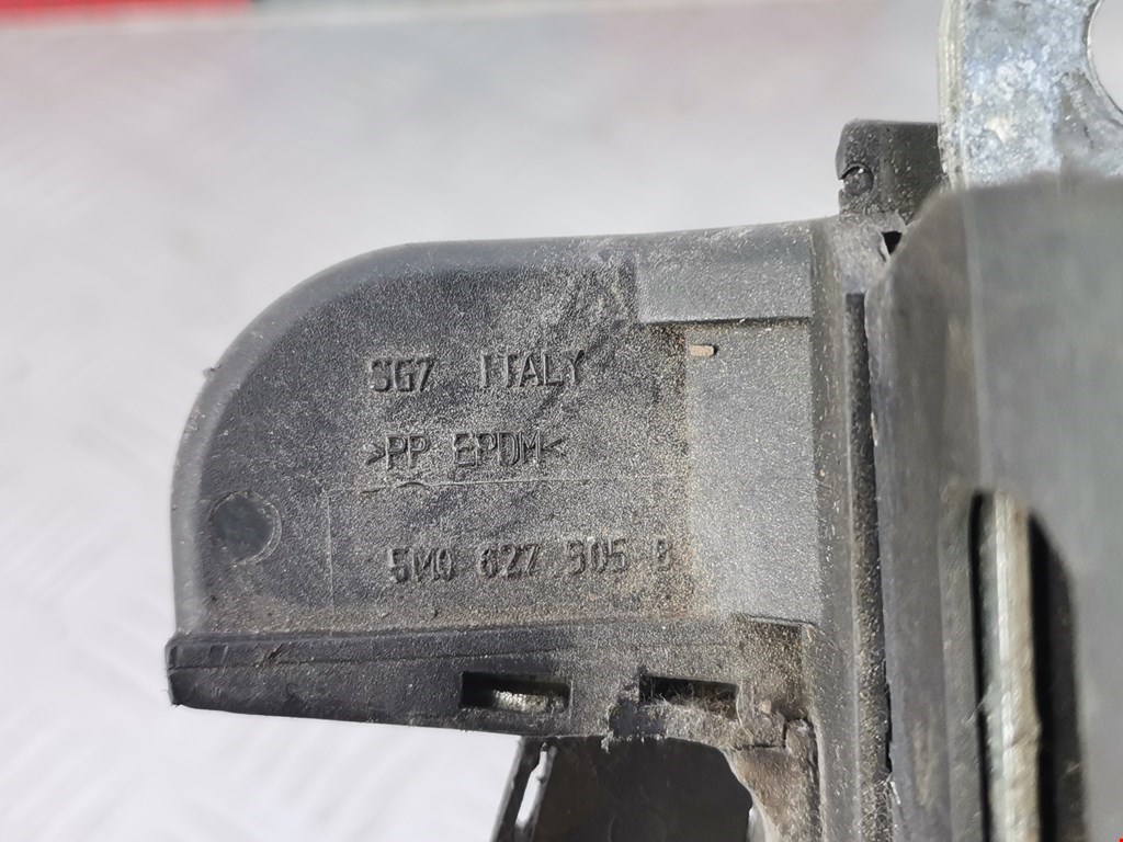 Замок багажника (крышки двери) VOLKSWAGEN Tiguan 2007-2016