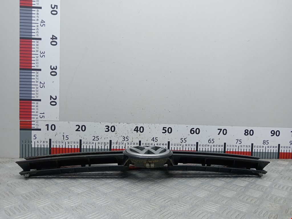 Решетка радиатора VOLKSWAGEN Golf III 1991-1997