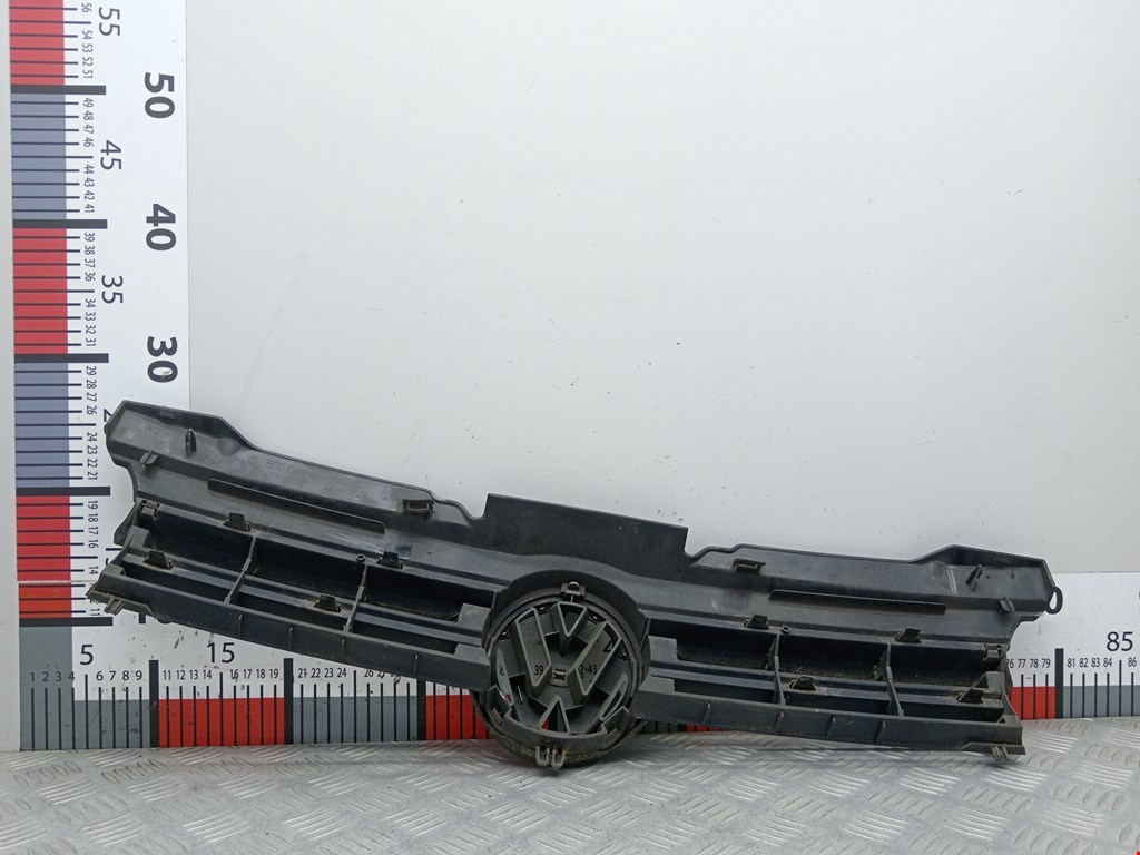 Решетка радиатора VOLKSWAGEN Golf III 1991-1997