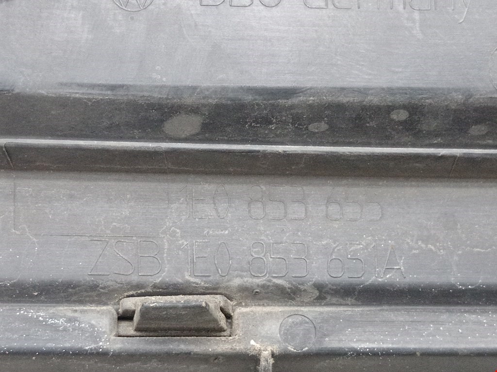 Решетка радиатора VOLKSWAGEN Golf III 1991-1997