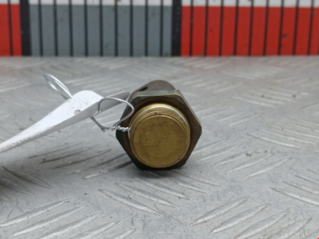 Датчик температуры (охлаждающей жидкости) VOLKSWAGEN Golf III 1991-1997