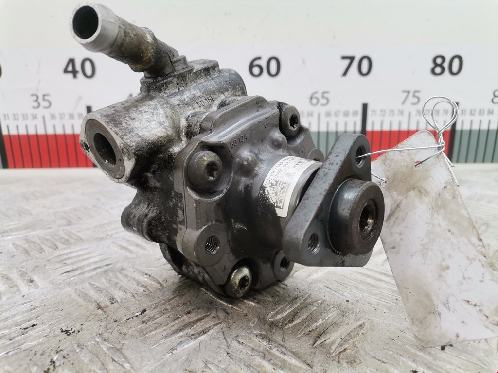 Насос гидроусилителя руля (ГУР) AUDI A4 B8 2007-2015