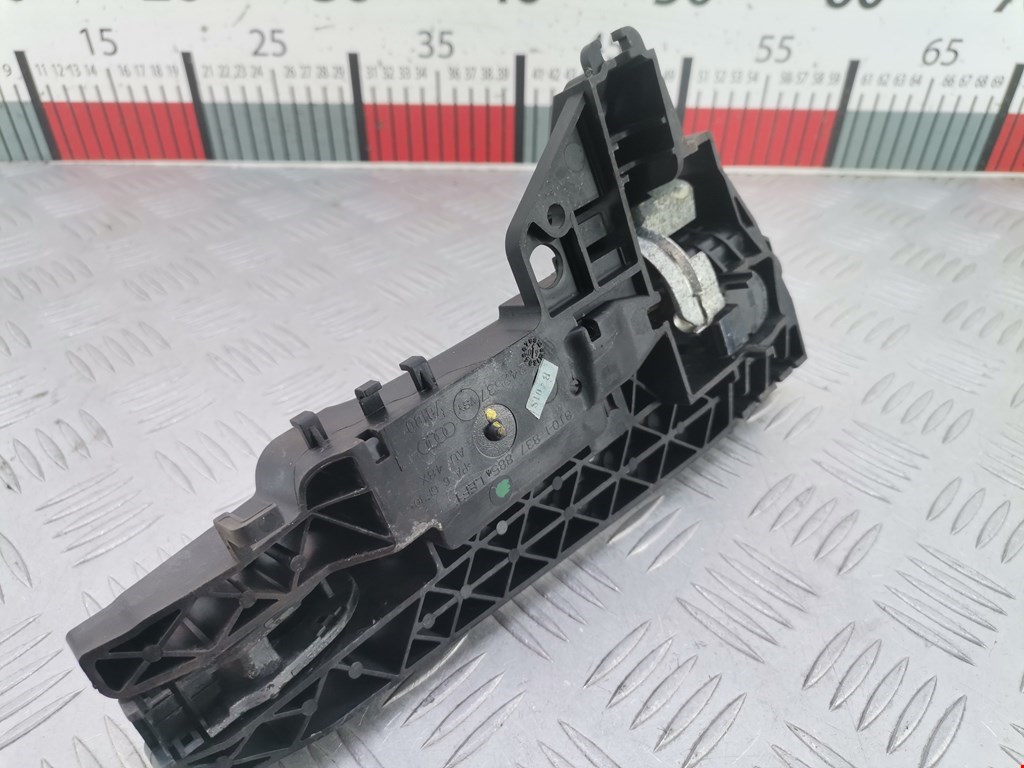 Ручка двери передней наружная левая AUDI A4 B8 2007-2015