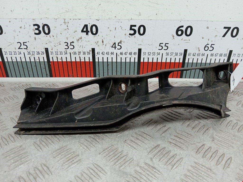 Кронштейн переднего бампера правый VOLKSWAGEN Passat B6 2005-2011