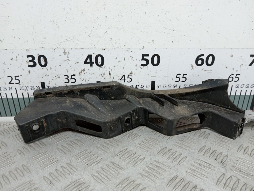 Кронштейн переднего бампера правый VOLKSWAGEN Passat B6 2005-2011