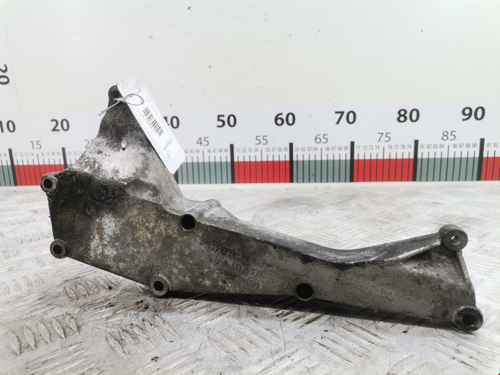 Кронштейн (крепление) радиатора AUDI A4 B8 2007-2015