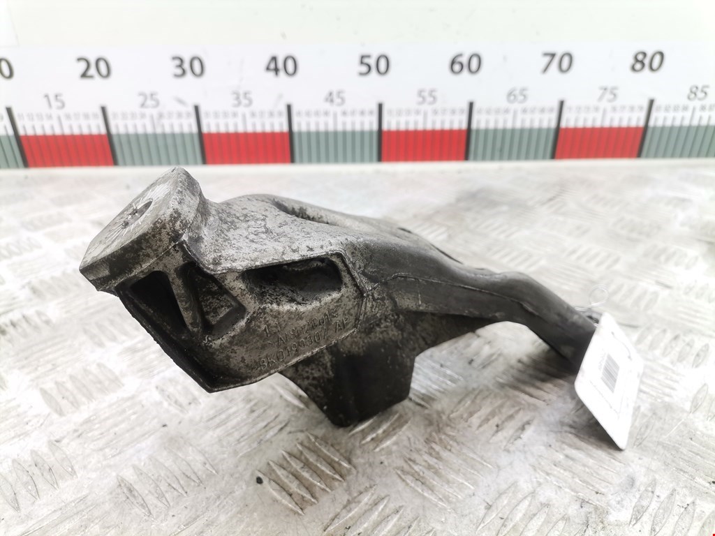 Кронштейн (крепление лапа) двигателя Audi A4 B8 (2007-2015)