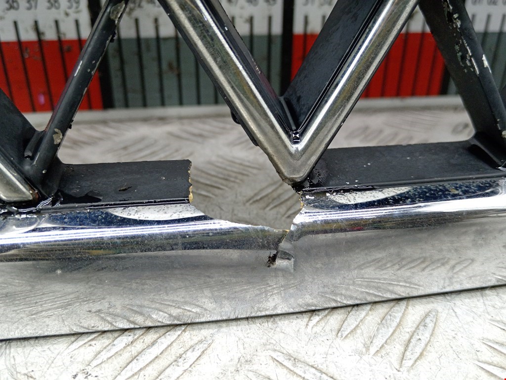 Решетка радиатора MITSUBISHI L200 K6,K7 1996-2006