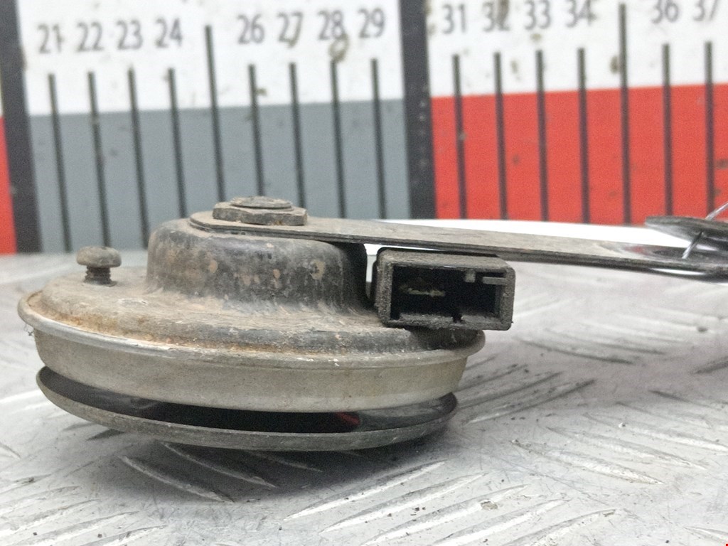 Сигнал звуковой (гудок клаксон) SUBARU Forester II 2002-2008