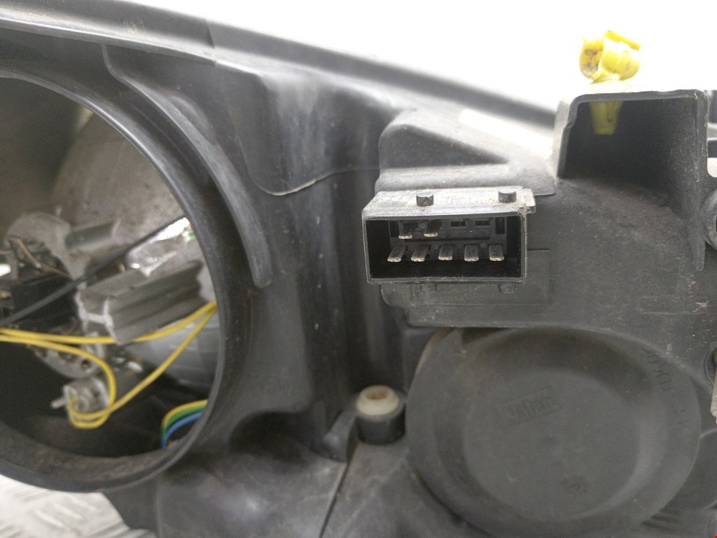 Фара левая PEUGEOT 207 2006-2015