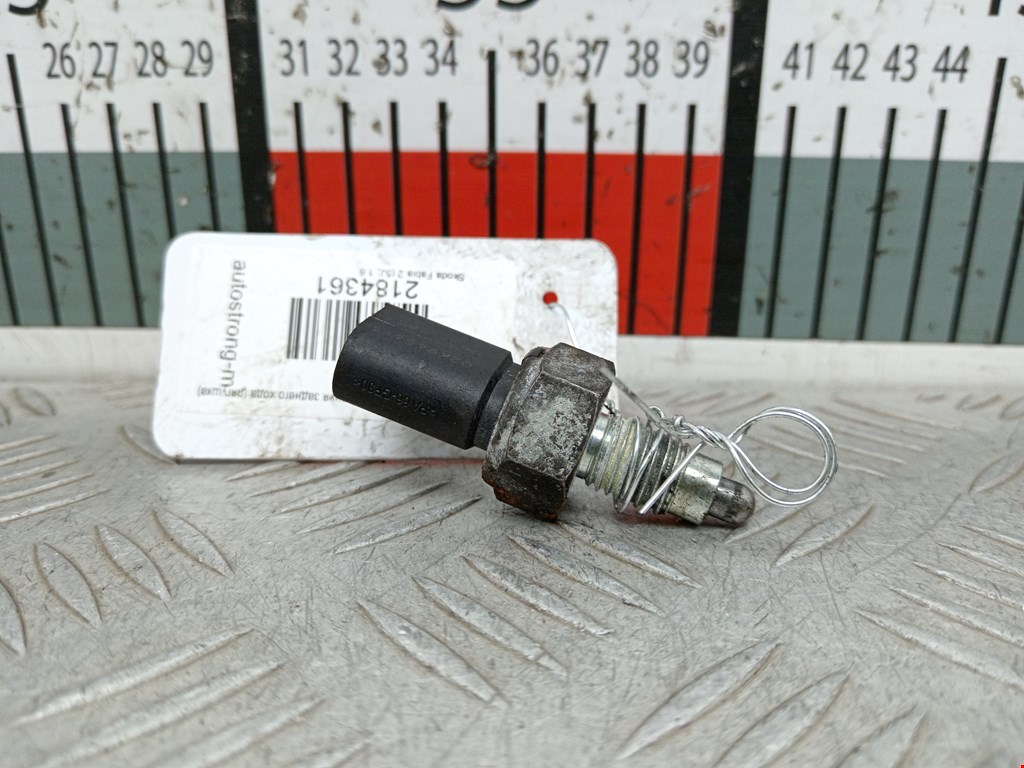 Датчик включения заднего хода SKODA Fabia MK2 5J 2007-2014