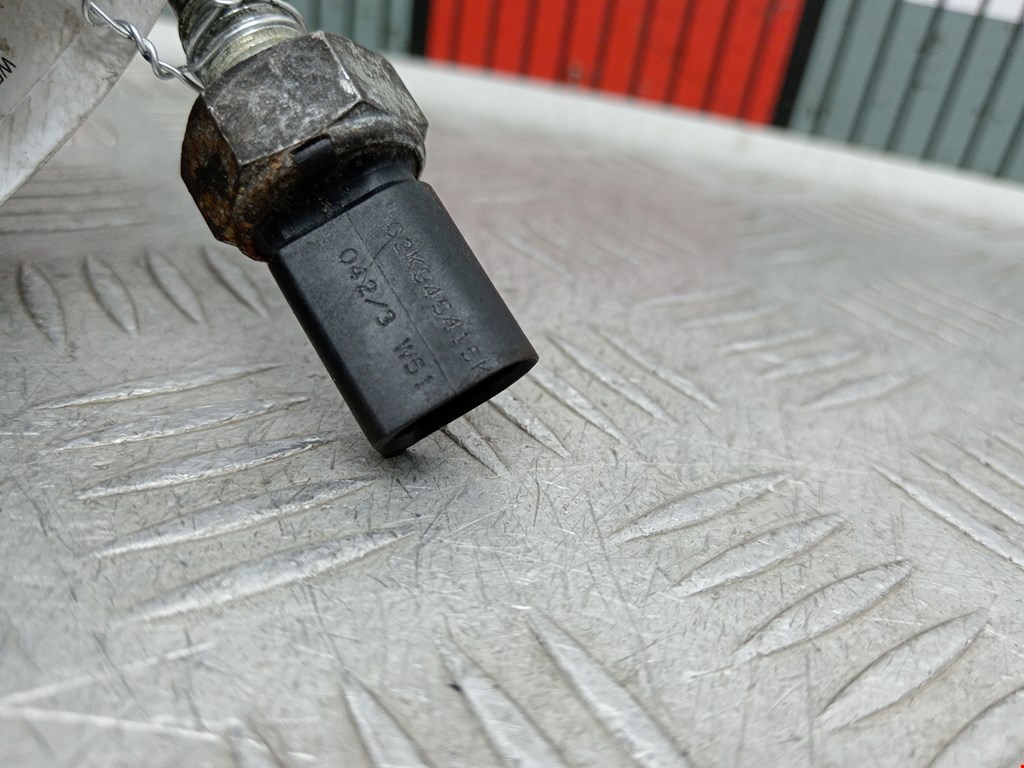 Датчик включения заднего хода SKODA Fabia MK2 5J 2007-2014