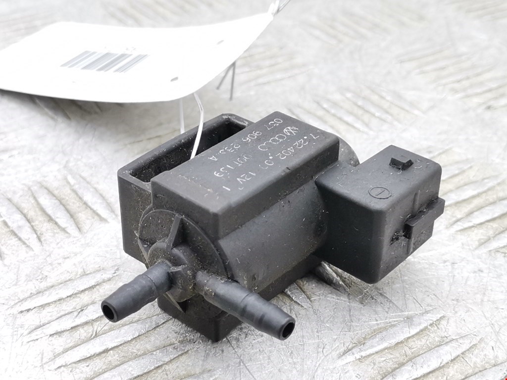 Клапан воздушного фильтра Audi A4 B5 (1994-2001)