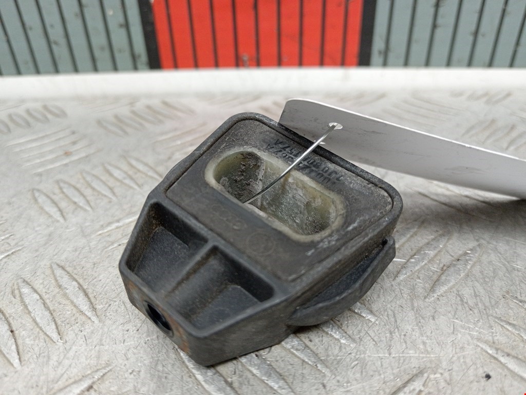 Кронштейн (крепление) радиатора VOLKSWAGEN Golf IV 1997-2003