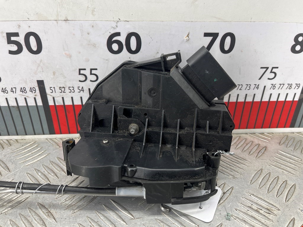 Замок двери передней правой FORD Fiesta 2008-2012