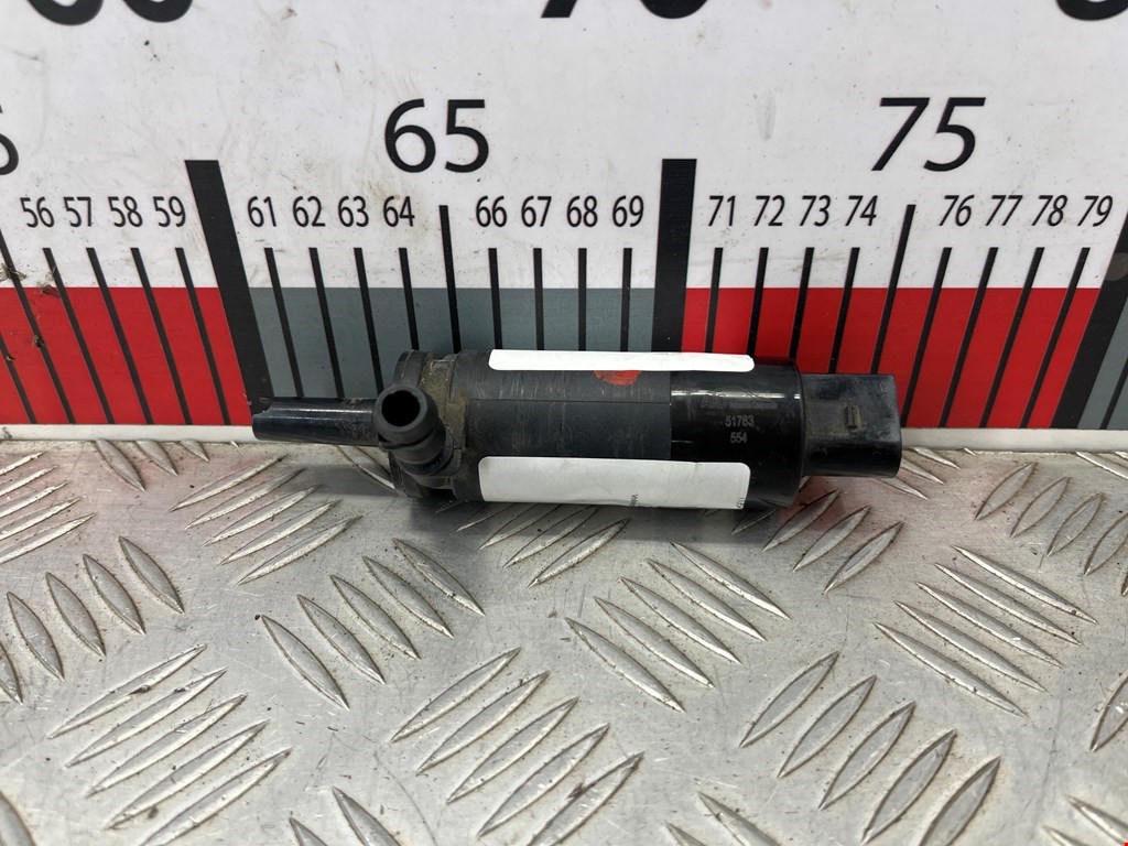Насос (моторчик) омывателя Volkswagen Polo 4 (2001-2009)