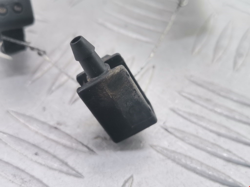 Форсунка омывателя лобового стекла RENAULT Megane II 2002-2009