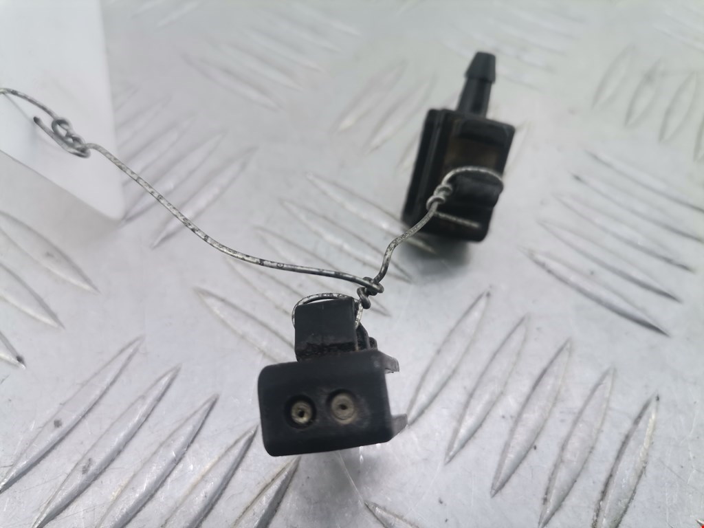 Форсунка омывателя лобового стекла RENAULT Megane II 2002-2009