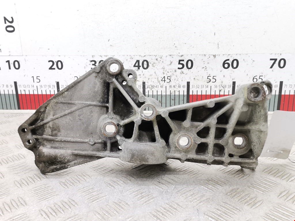 Кронштейн генератора NISSAN Qashqai J10 2006-2013