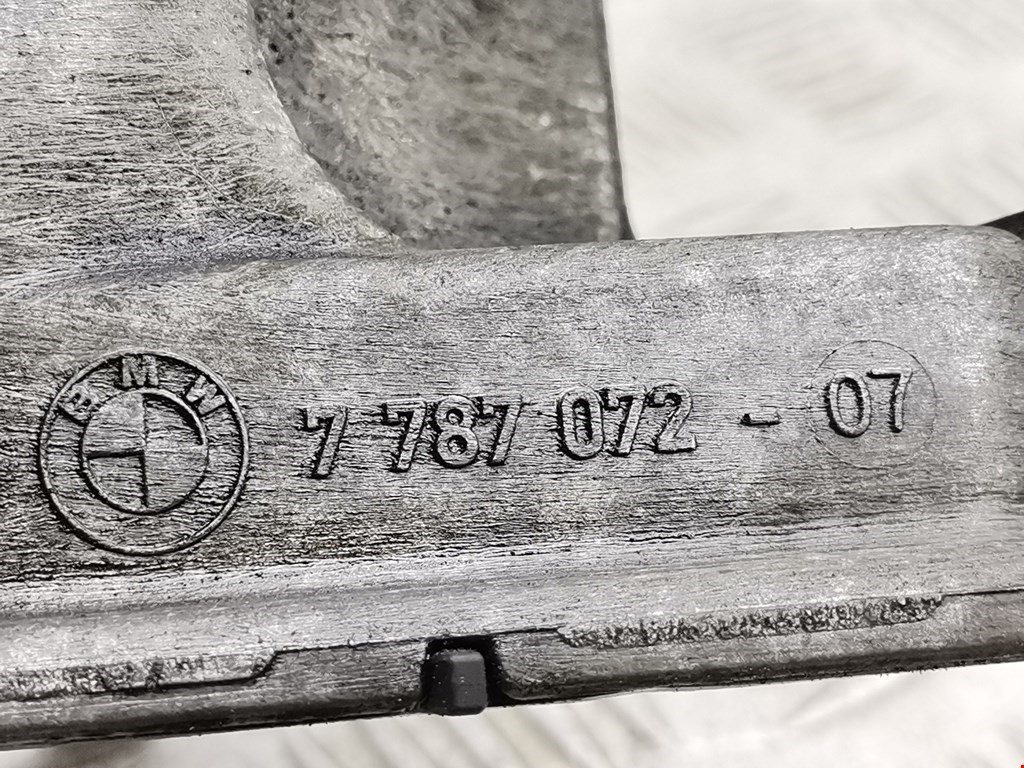 Корпус масляного фильтра BMW 3er E90/E91 2005-2012