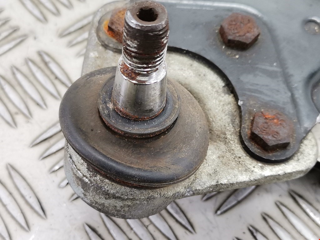 Рычаг передний правый VOLKSWAGEN Golf V 2003-2009