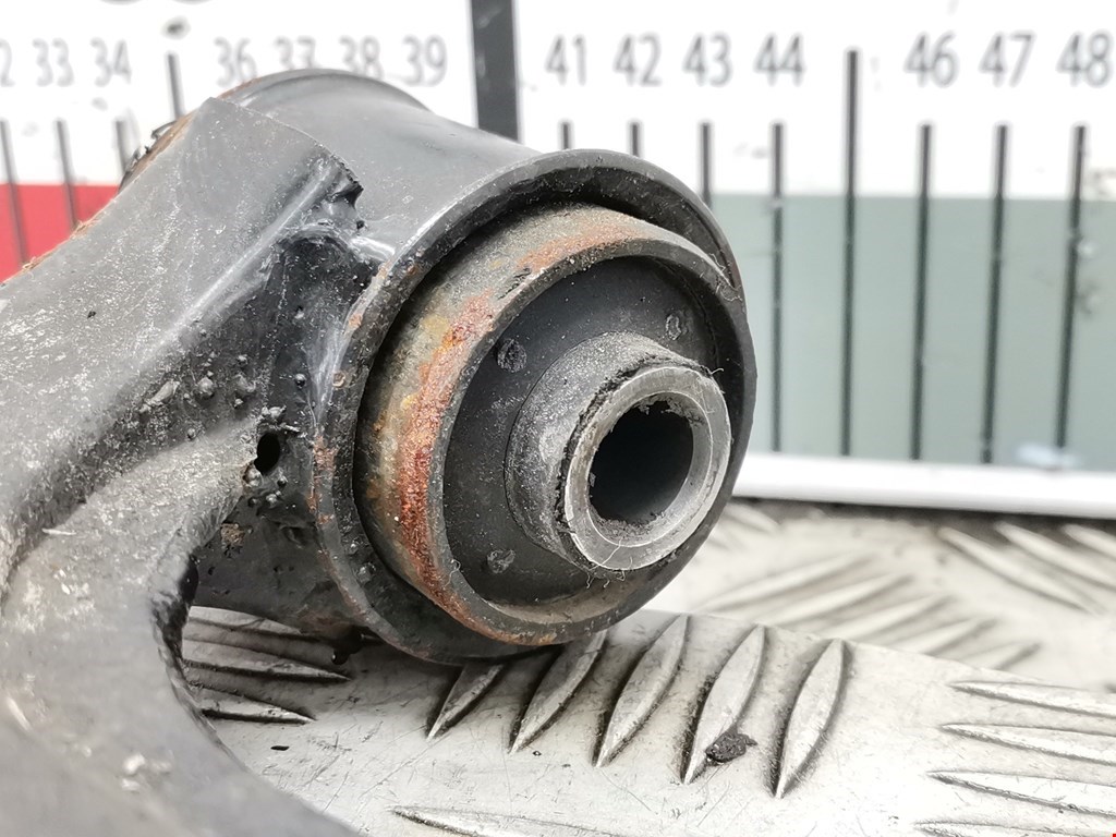 Рычаг передний правый VOLKSWAGEN Golf V 2003-2009