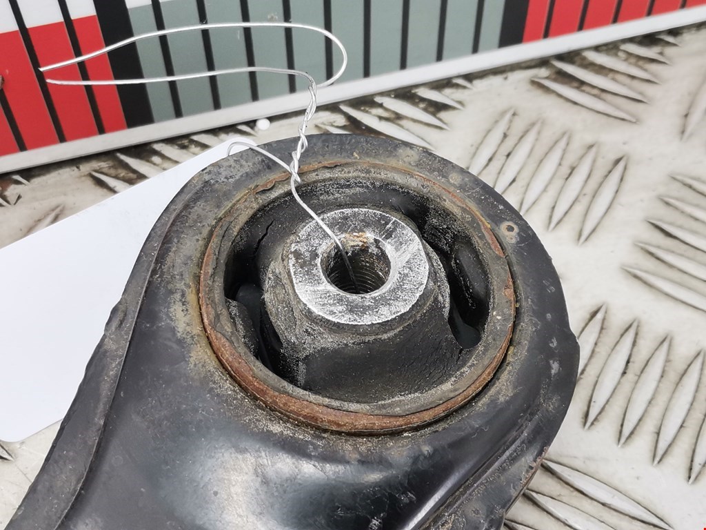 Рычаг передний правый VOLKSWAGEN Golf V 2003-2009