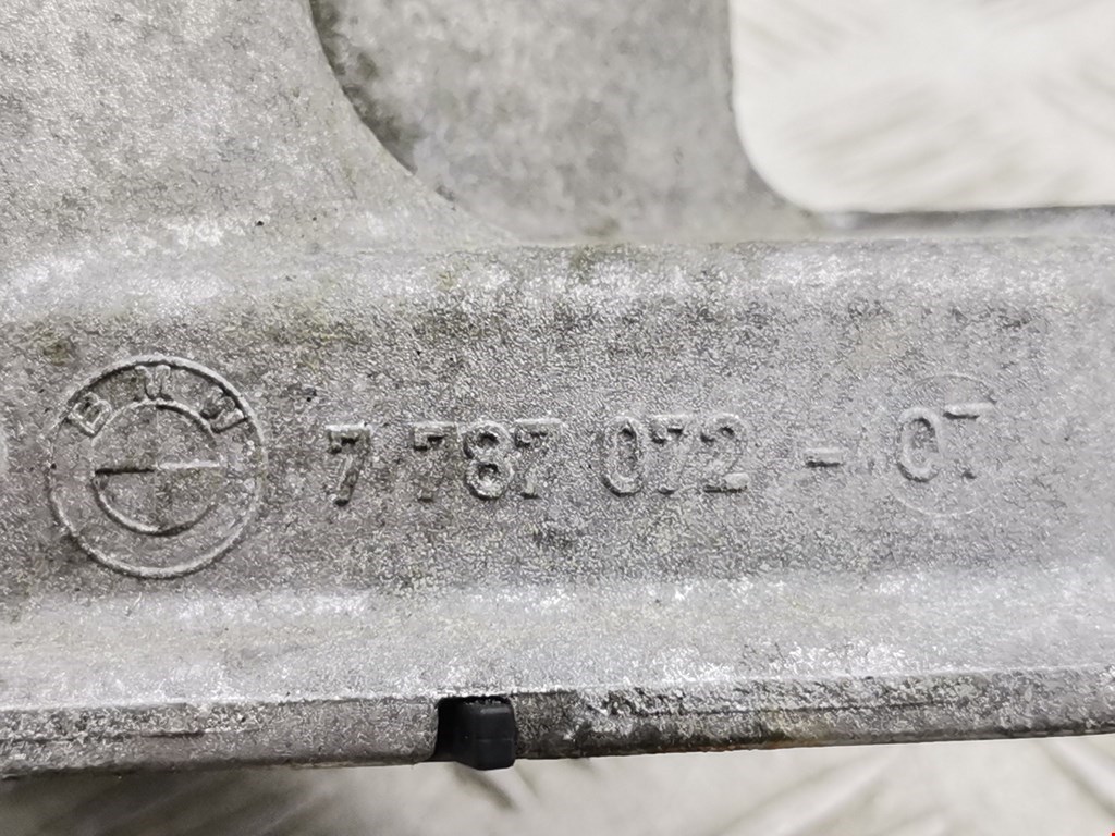 Корпус масляного фильтра BMW 5er 5 серия E60/E61 2003-2010