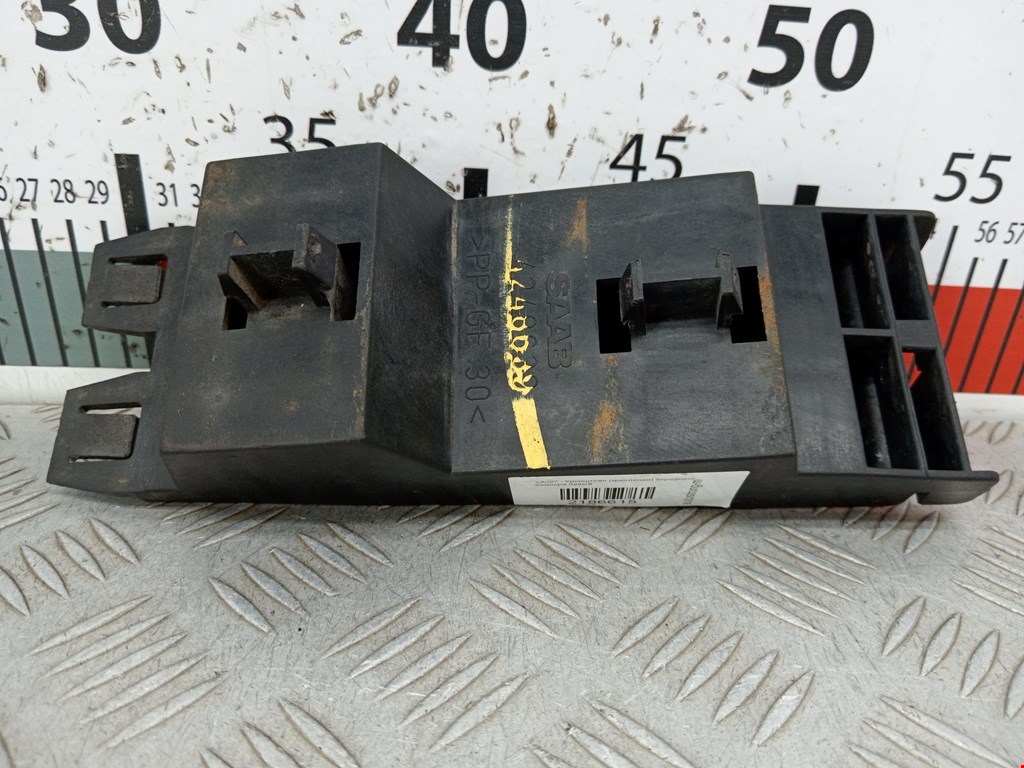 Кронштейн переднего бампера левый SAAB 900 1993-1998