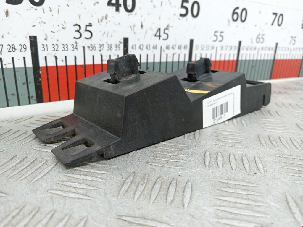 Кронштейн переднего бампера левый SAAB 900 1993-1998