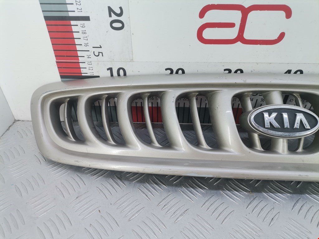 Решетка радиатора KIA Carnival I 1999-2005