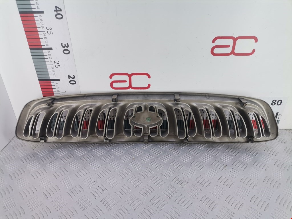 Решетка радиатора KIA Carnival I 1999-2005