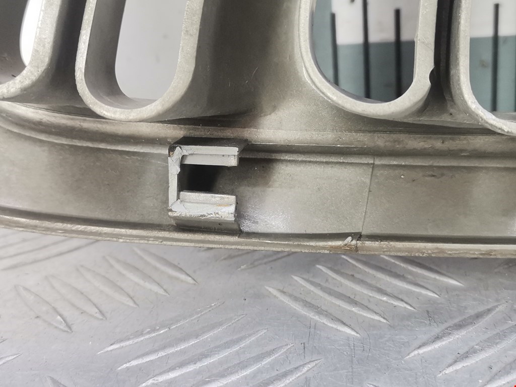 Решетка радиатора KIA Carnival I 1999-2005