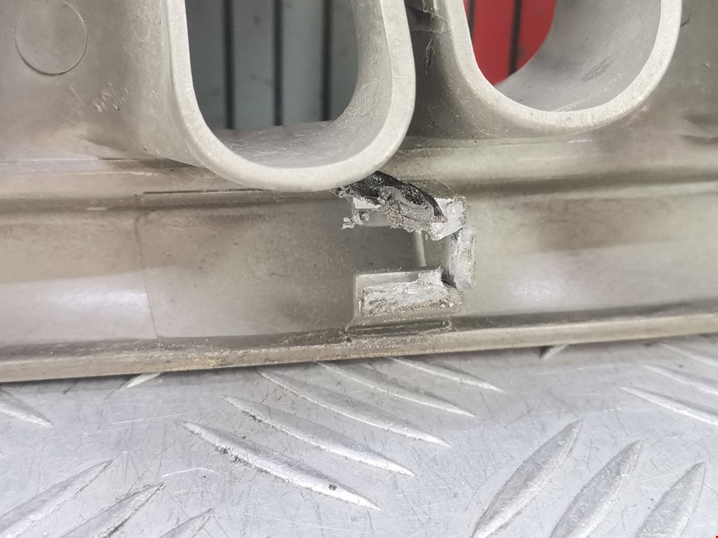 Решетка радиатора KIA Carnival I 1999-2005