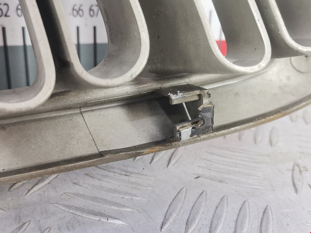 Решетка радиатора KIA Carnival I 1999-2005