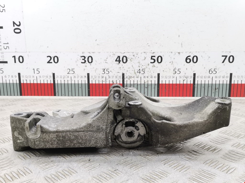 Кронштейн генератора RENAULT Scenic II 2003-2010