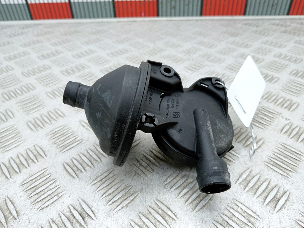 Маслоотделитель (сапун) BMW 3-Series (E90/E91/E92/E93) (2004-2013)