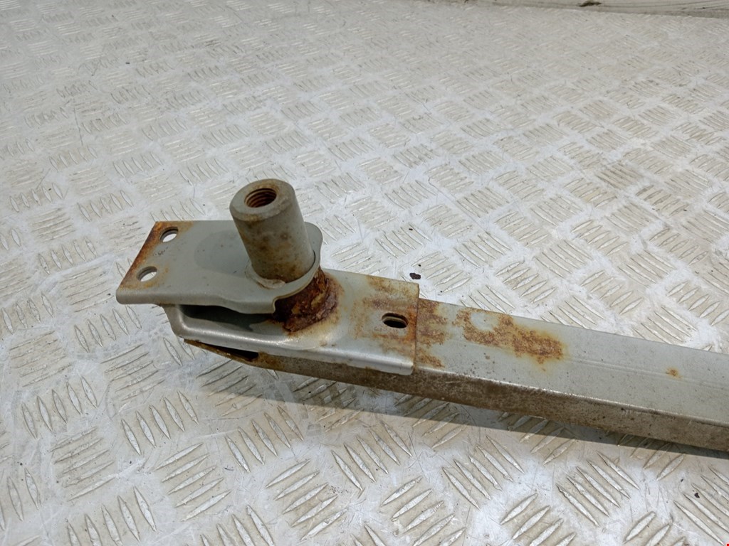 Усилитель переднего бампера (передний) NISSAN Primera P11 1996-2002