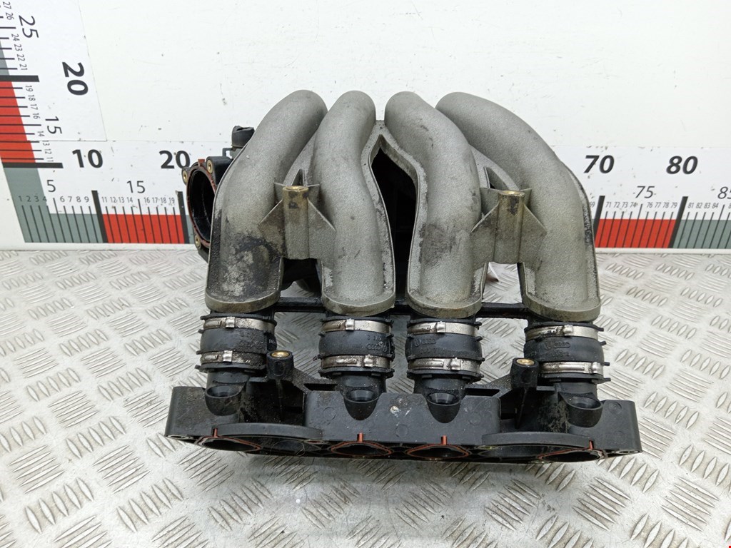 Коллектор впускной AUDI A4 B6 2001-2005