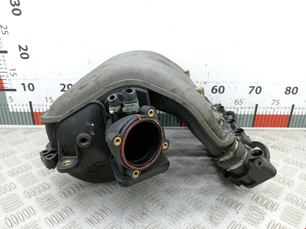 Коллектор впускной AUDI A4 B6 2001-2005