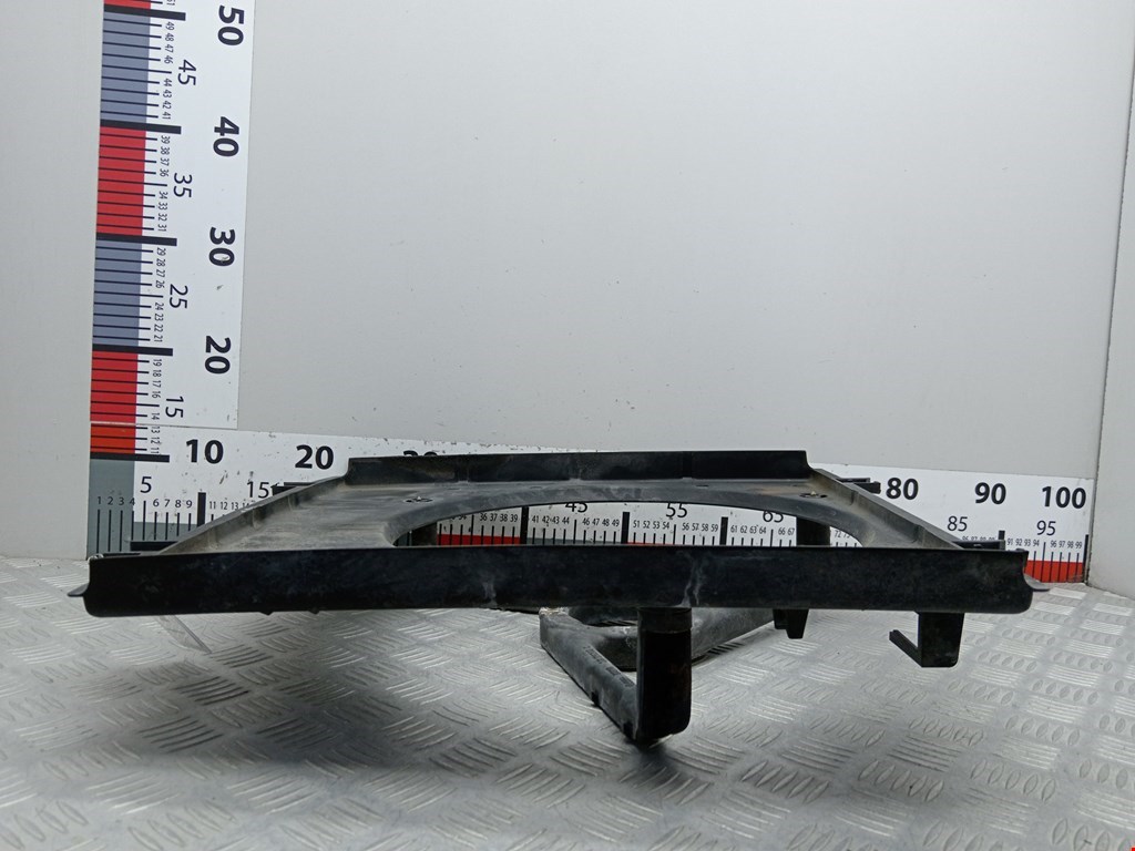 Диффузор (кожух) вентилятора VOLKSWAGEN Golf IV 1997-2003