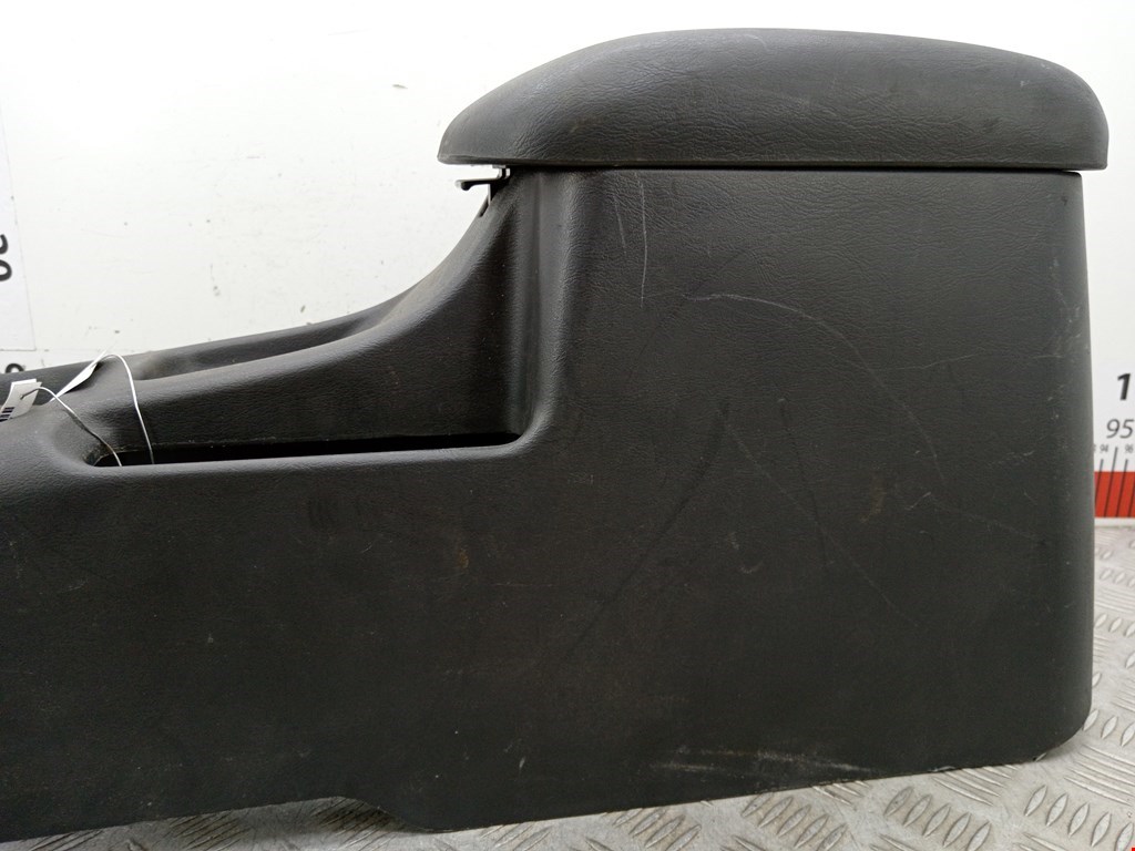 Подлокотник в салон HYUNDAI Sonata III 1993-1998